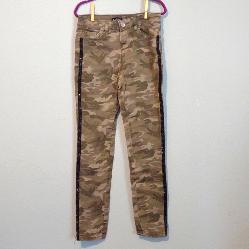 Camo skinny jeans